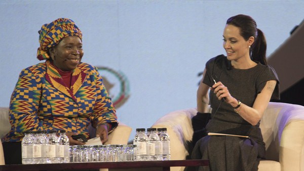 أنجلينا جولي تدعو قادة إفريقيا للتحرك ضد جرائم الاغتصاب
